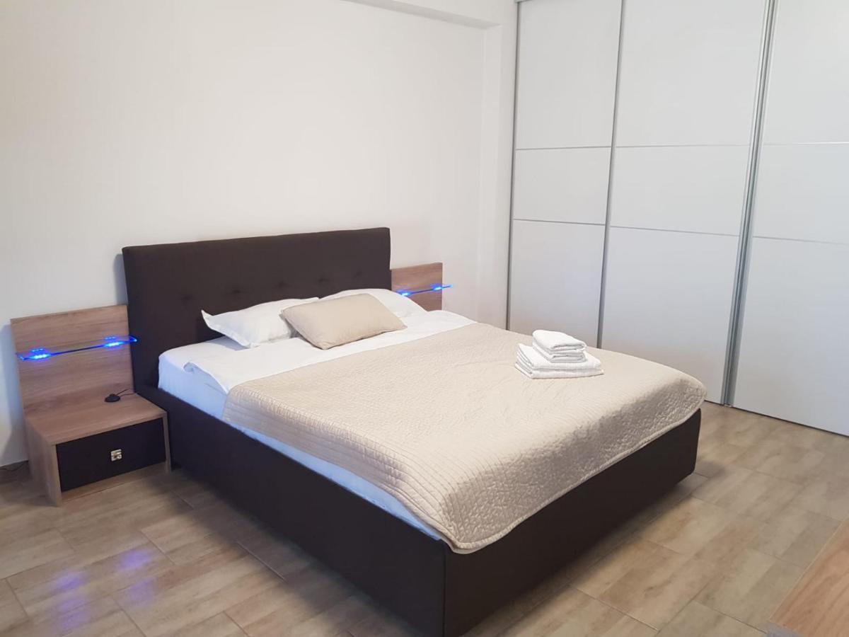 Aparthomes Fundeni Boekarest Buitenkant foto
